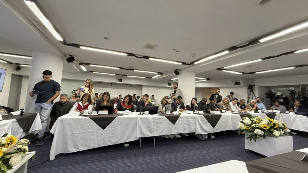 Mesa Negociacion 25 Abril 1024x576